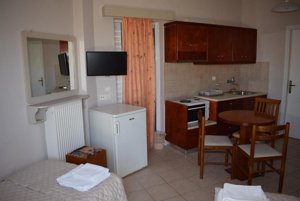 Lydia Rooms&Studios Preveza Esterno foto